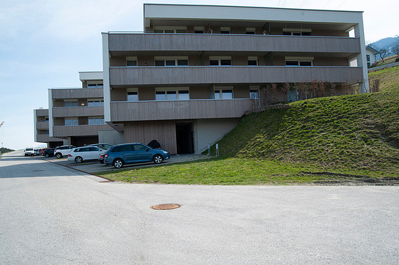 WG-20210410-77979