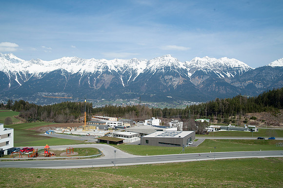 WG-20210410-78001