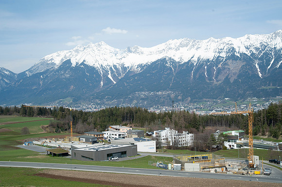 WG-20210410-78011