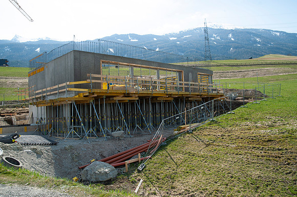 WG-20210410-78019