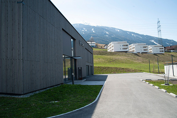 WG-20210410-78030